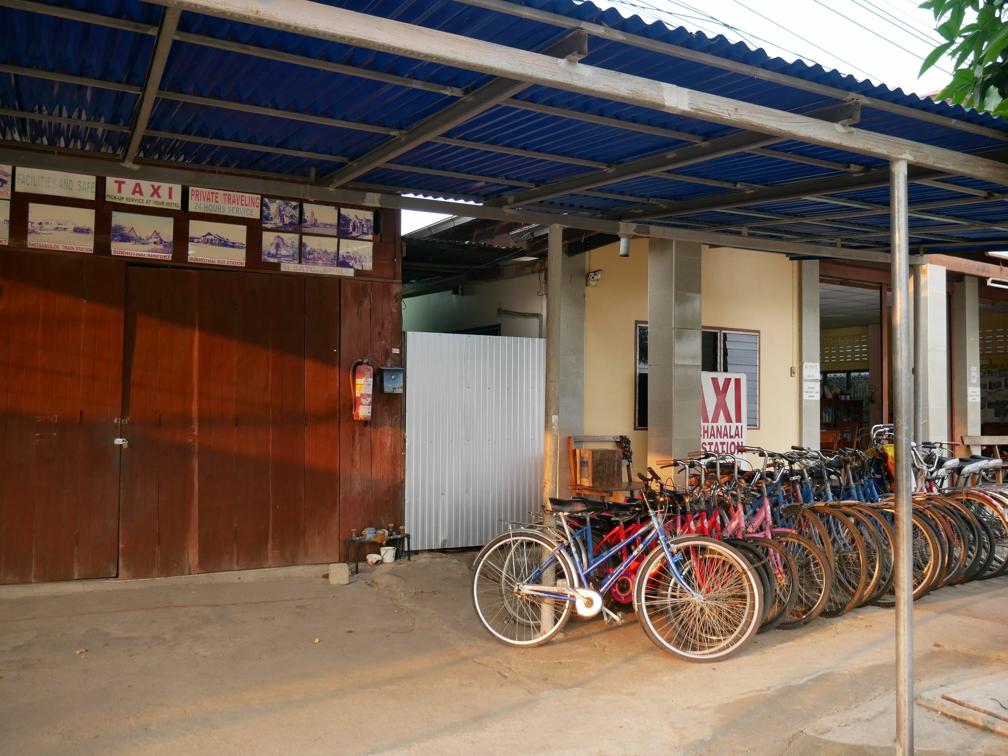 Vitoonguesthouse2Fanrooms & Aircondition Sukhothai Eksteriør bilde